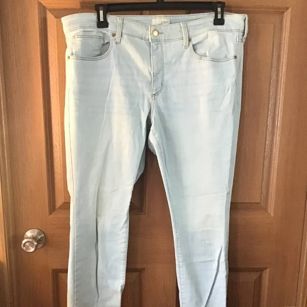Universal Thread Stonewashed Jeans